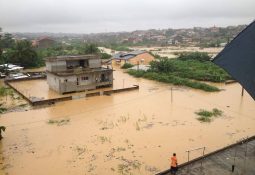 Pluie torrentielle, Abidjan sous les eaux